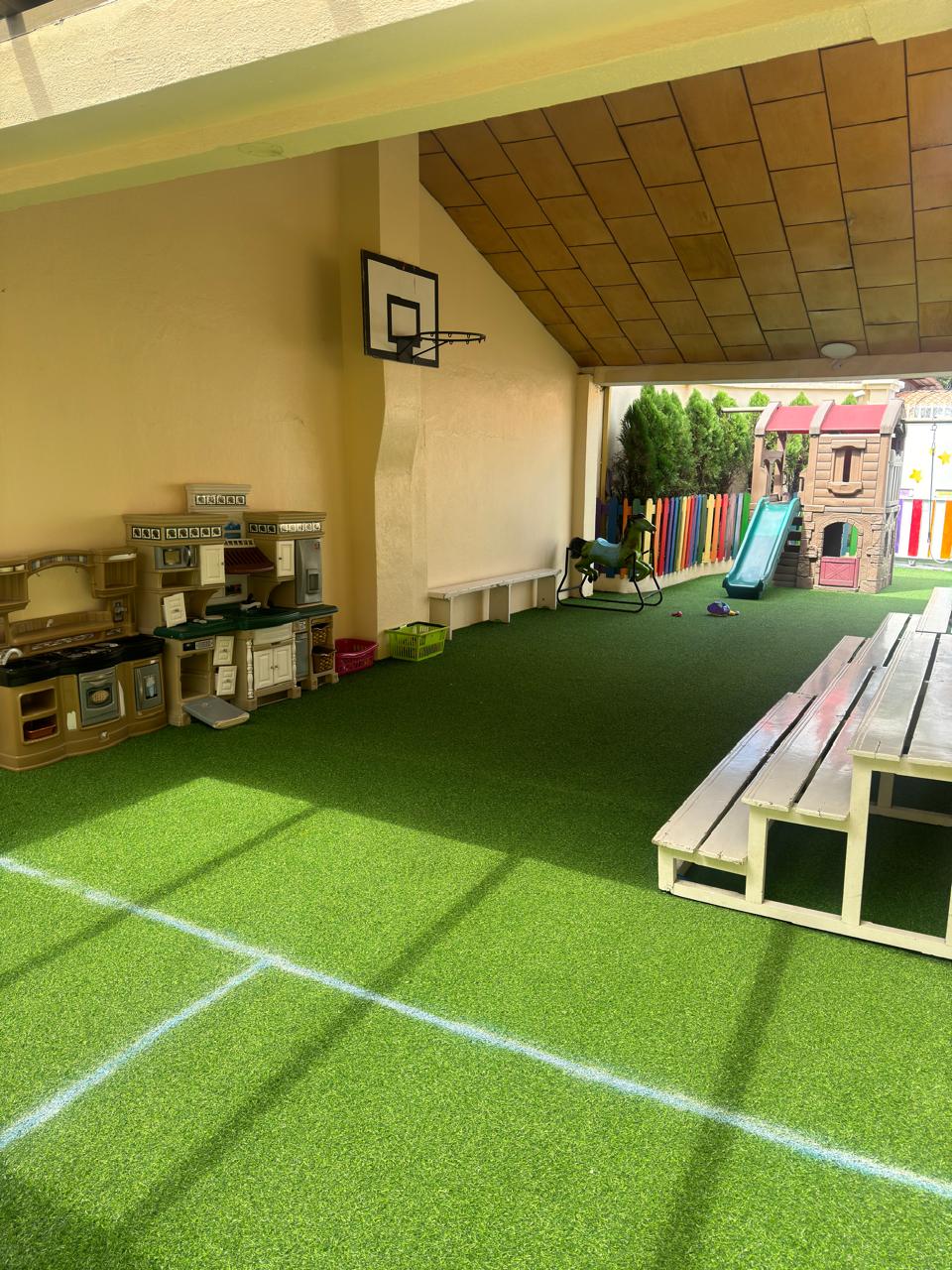 Área cubierta con juegos